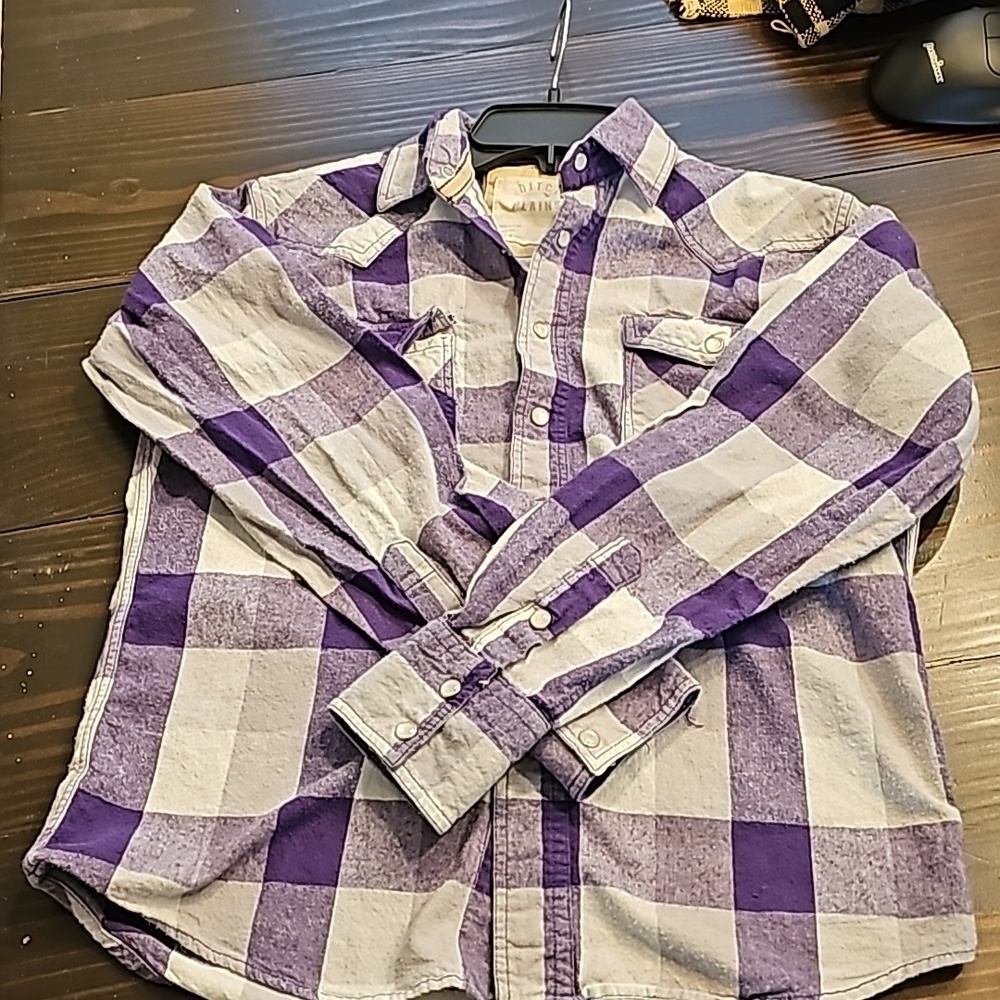 Ditch Plains long sleeve shirt
